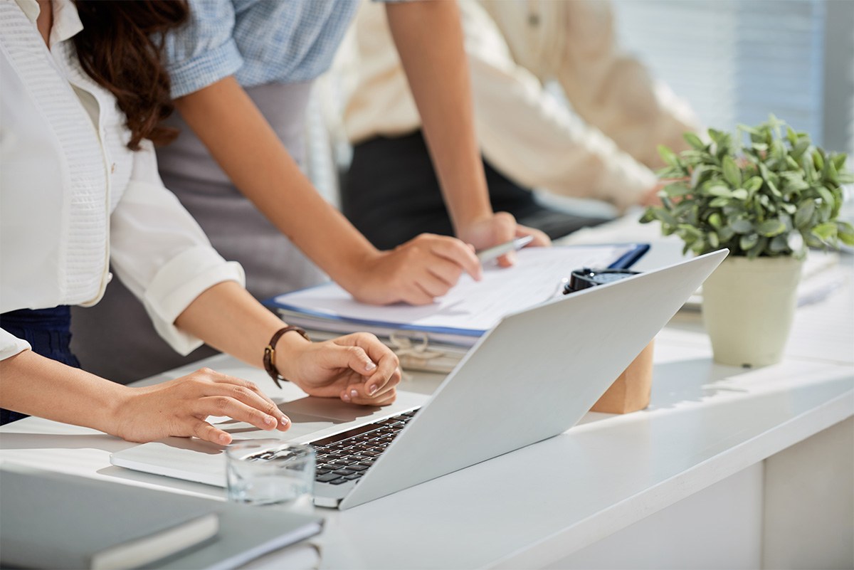 Datenanalyse und Auswertung am Laptop